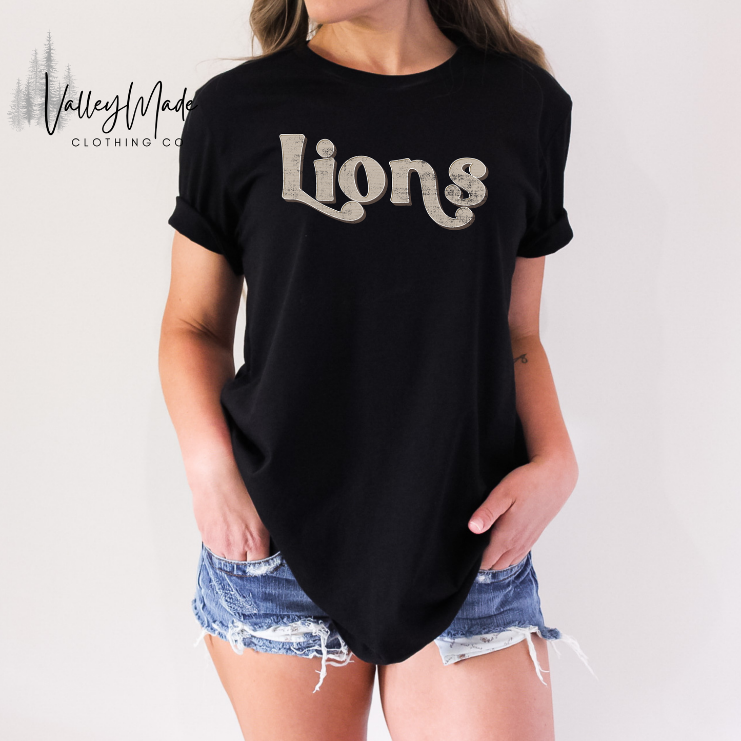 Distressed Lions-Tee