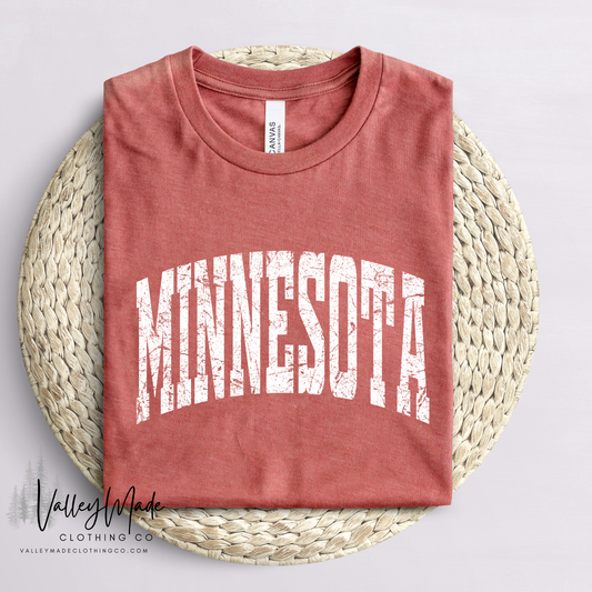 Grunge Curved Minnesota - Tee