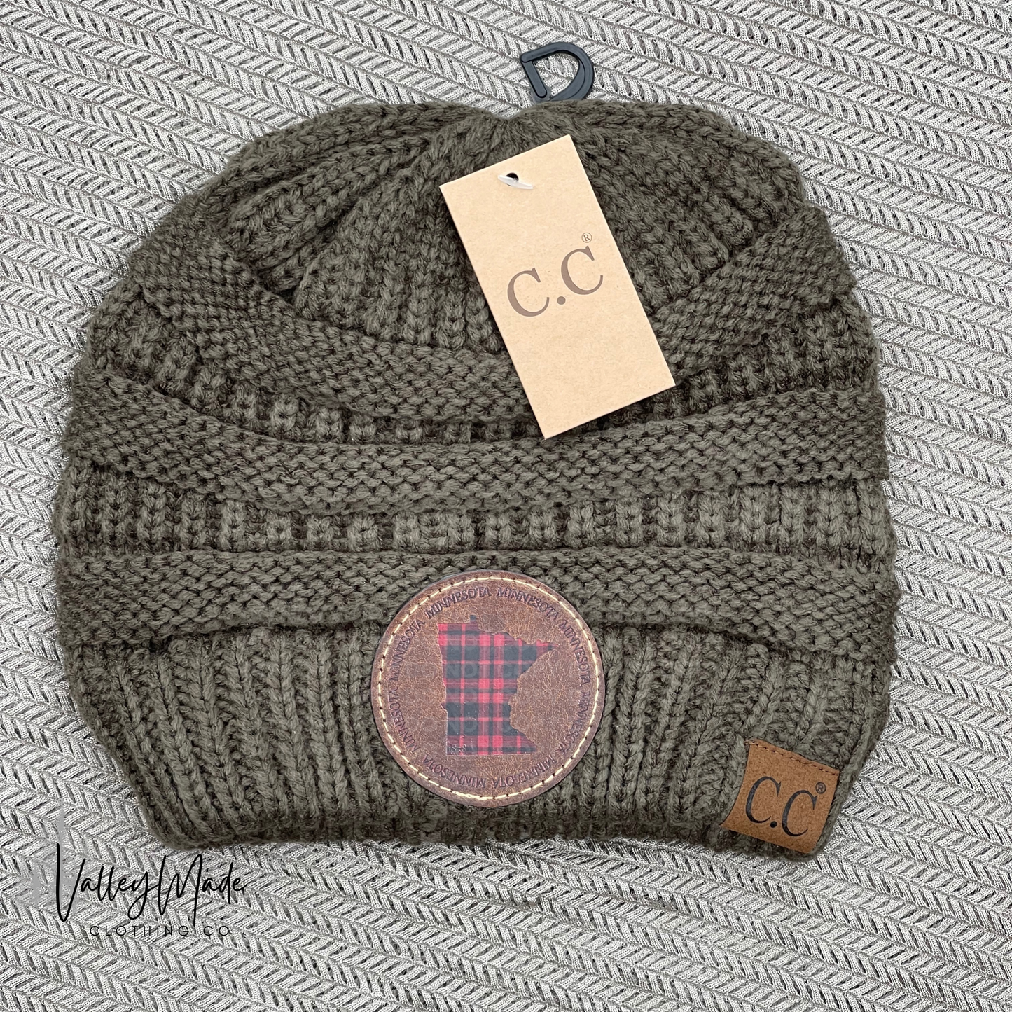 Buffalo Plaid Circle Minnesota-Solid Ribbed Beanie